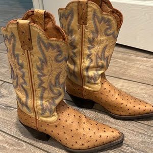 Women’s size 8B ostrich style cowboy boots